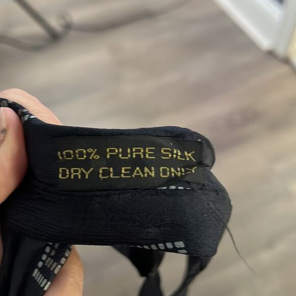 Giorgio Armani Men’s  Black Silk Tie With Square Print - Picture 7 of 7